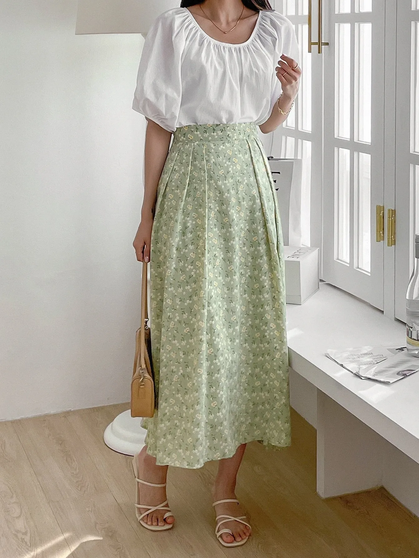 Ditsy Floral Fold Pleated Flared Skirt and top