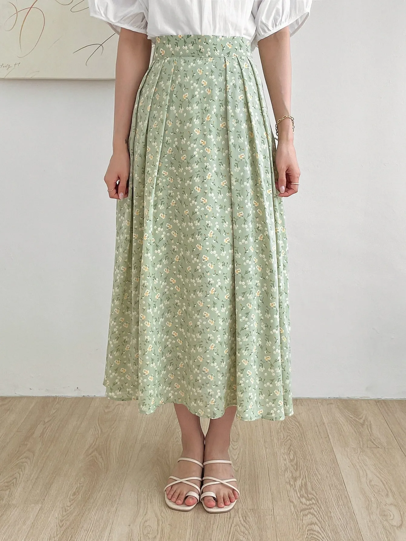 Ditsy Floral Fold Pleated Flared Skirt and top