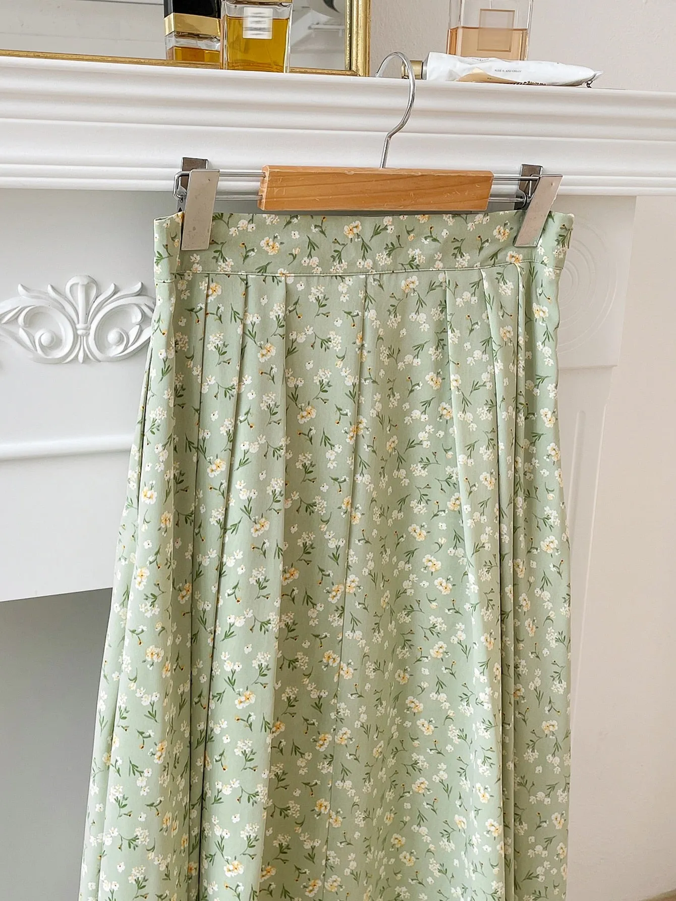 Ditsy Floral Fold Pleated Flared Skirt and top