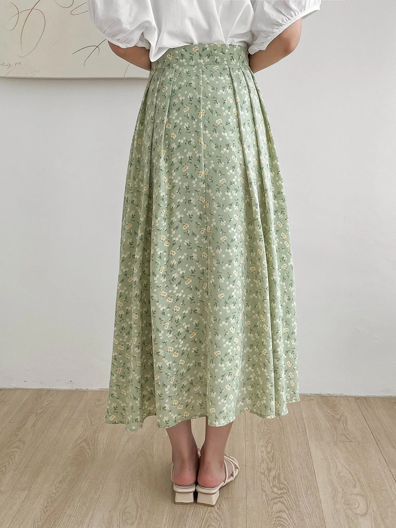 Ditsy Floral Fold Pleated Flared Skirt and top