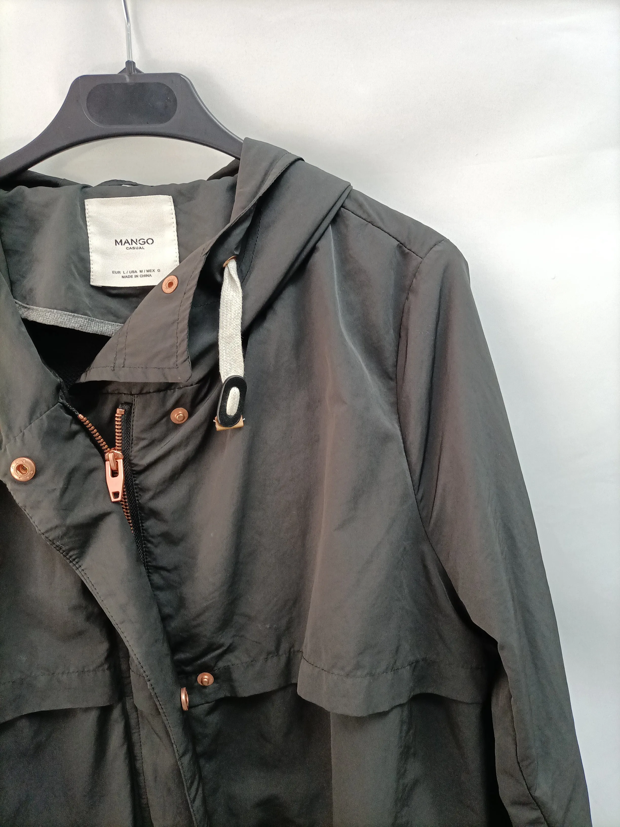 MANGO. Parka negra fina T.l (tara)