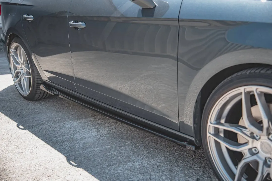 Maxton Design - SIDE SKIRTS SPLITTERS V4 SEAT LEON CUPRA/ FR MK3 FACELIFT (2017-2019)