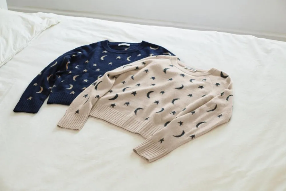 White   Warren - Cashmere New Moon Intarsia Sweatshirt in Deep Navy/Camel